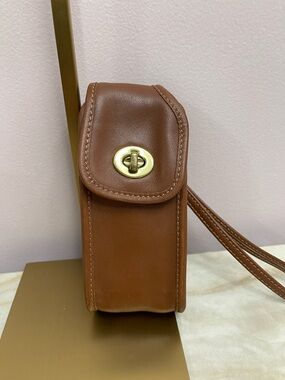 Vintage Coach cellphone case with Gold Turn-Lock